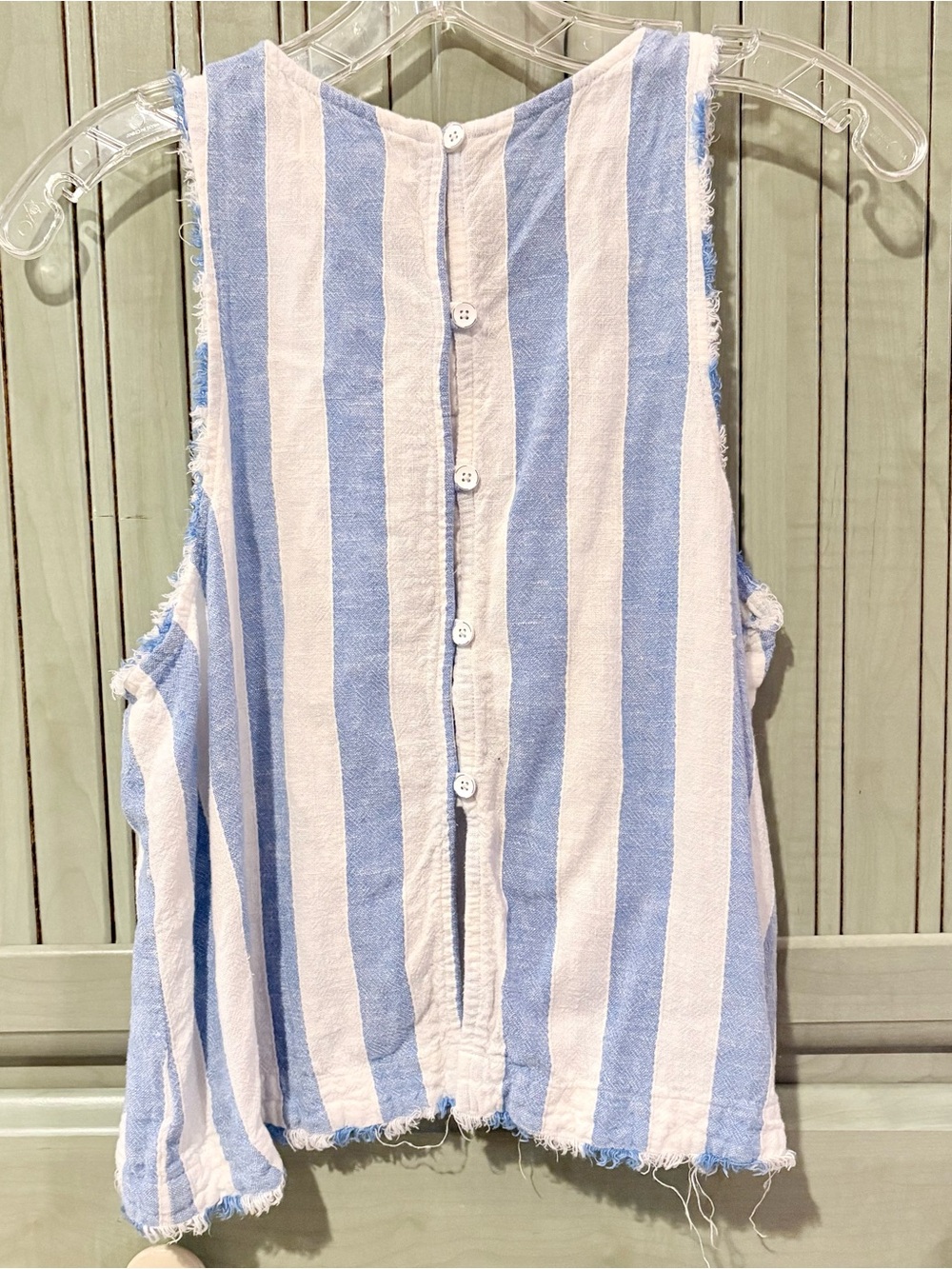 Cloth & Stone raw edge hem button back tank size M